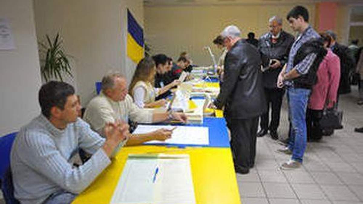 МВС зафіксувало 134 виборчі порушення і каже, що все спокійно