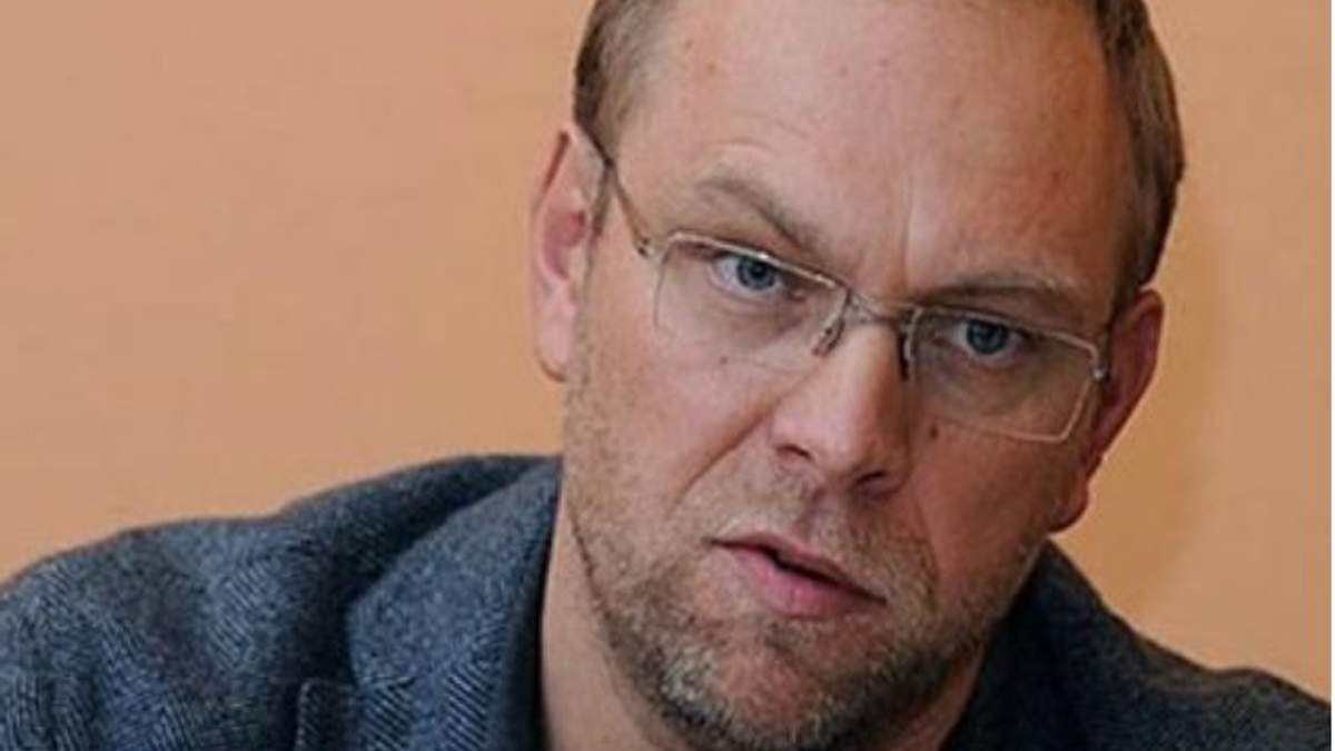 Власенко каже, що прокуратура тисне на єдиного свідка у справі Щербаня