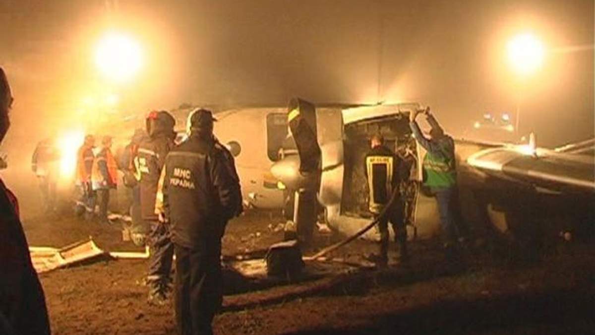 Итоги недели: Пять человек погибли в результате авиакатастрофы под Донецком