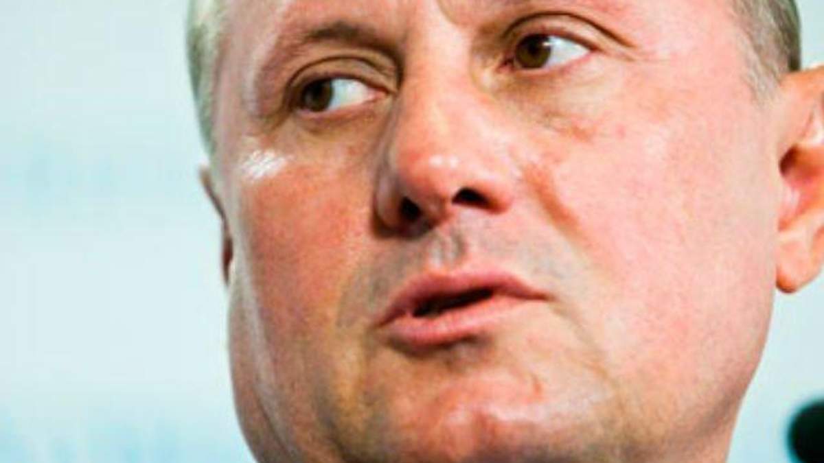 Єфремов запевняє, що засідання не в Раді - законне