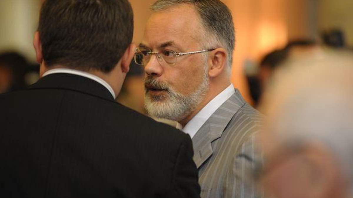 Рибак відкрив засідання Ради. Доповідає Табачник