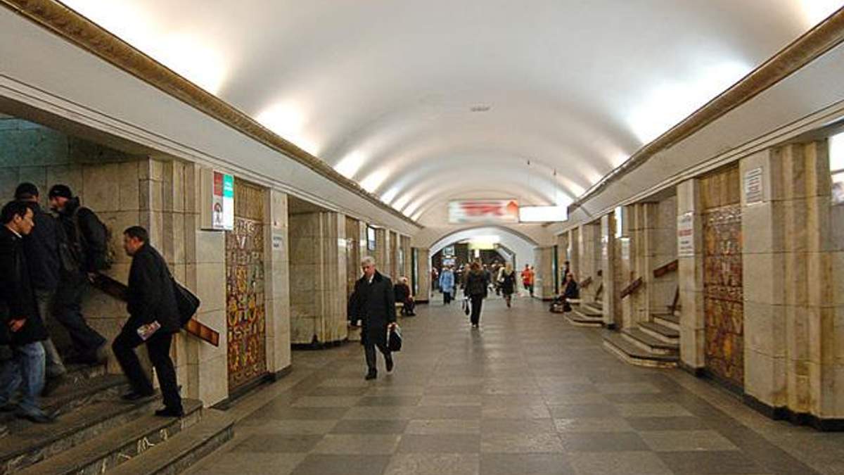 Станции метро "Майдан Независимости" и "Крещатик" снова работают