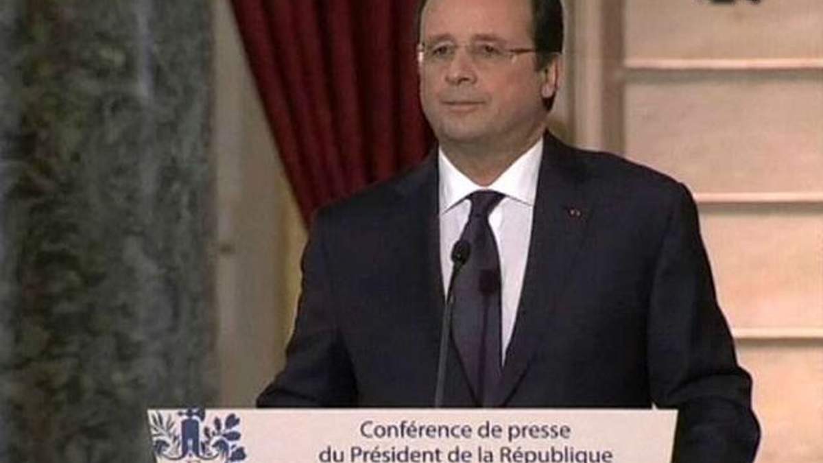 Президент Франції пообіцяв скоротити бюджетні витрати на 50 мільярдів євро
