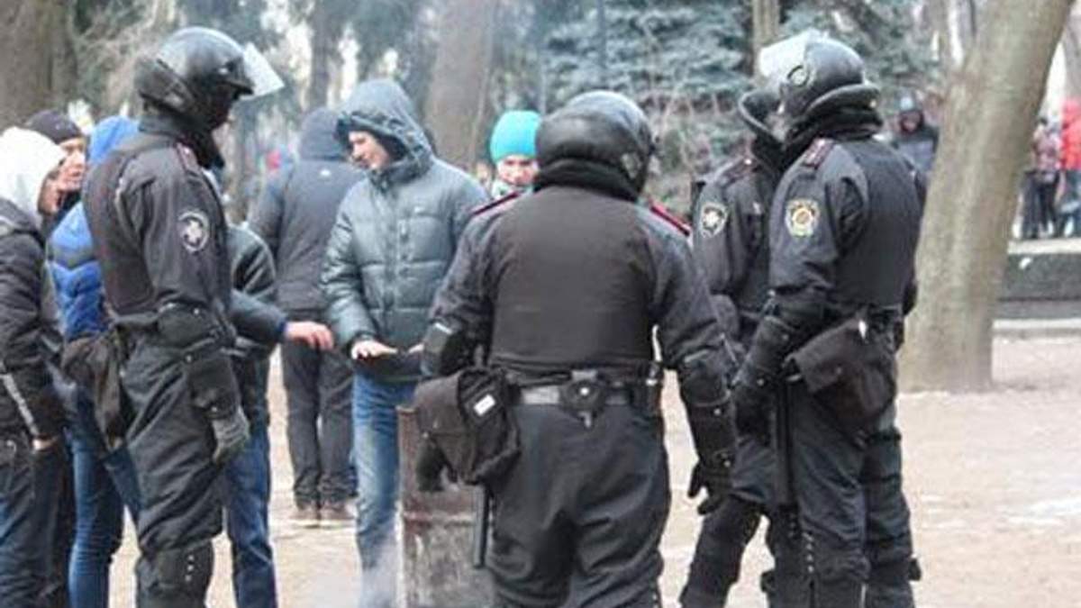 Антимайдан та парламент евакуйовують (Фото) - 22 січня 2014 - Телеканал новин 24