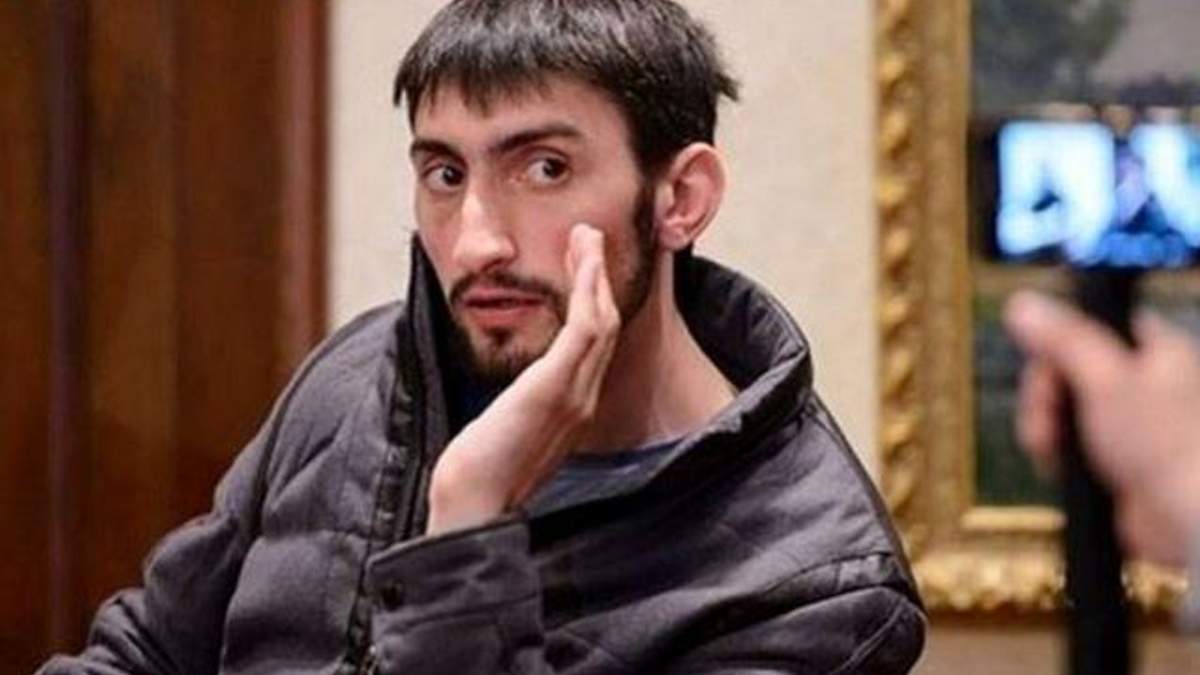 Антимайданівець "Топаз" цілодобово сидітиме під домашнім арештом Антимайданівець "Топаз" цілодобово сидітиме під домашнім арештом