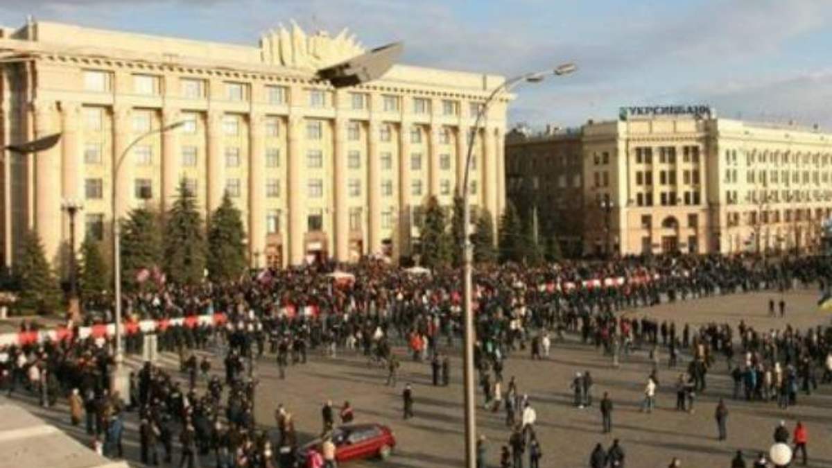 У Харкові закрили дві станції метро через Антимайдан У Харкові закрили дві станції метро через Антимайдан