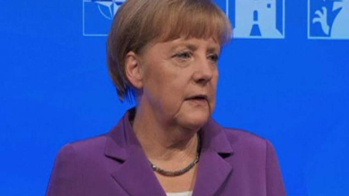 Якщо вогонь припиниться, санкцій можна буде уникнути, — Меркель