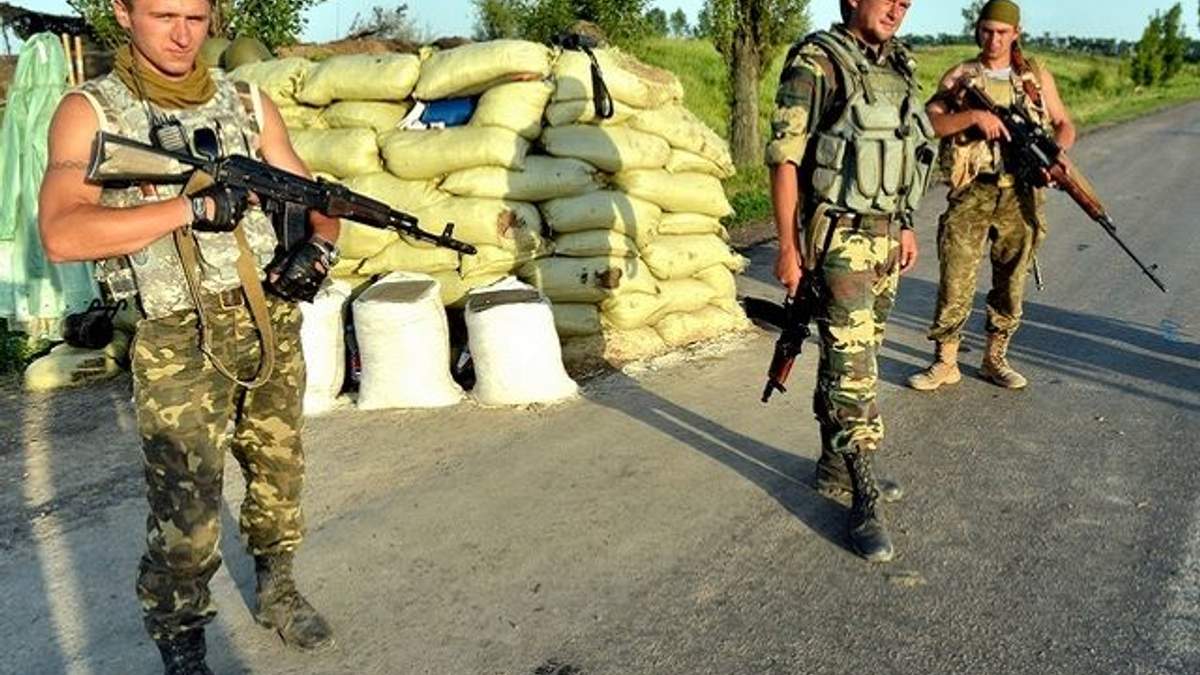 Бойовики продовжують обстрілювати позиції сил АТО