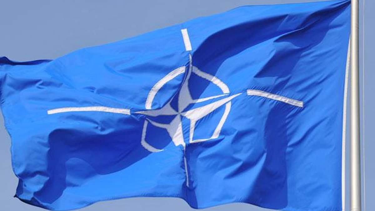 Росія виводить війська з зони АТО, однак вони залишаються на кордоні, — НАТО