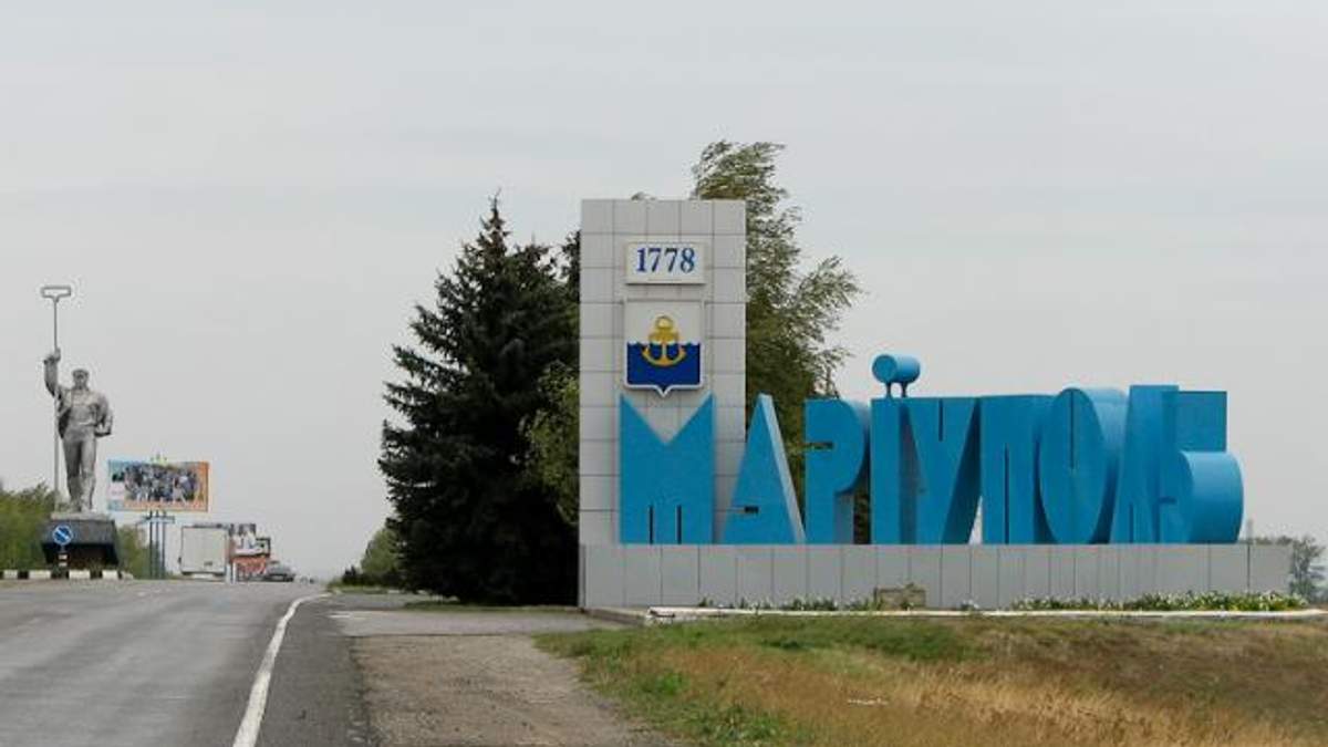 Під Маріуполь прибувають підрозділи російської армії та бойова техніка, — РНБО Під Маріуполь прибувають підрозділи російської армії та бойова техніка, — РНБО