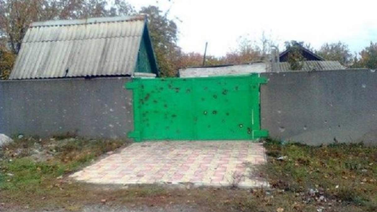 У Донецьку досі лунають залпи і вибухи (Фото)