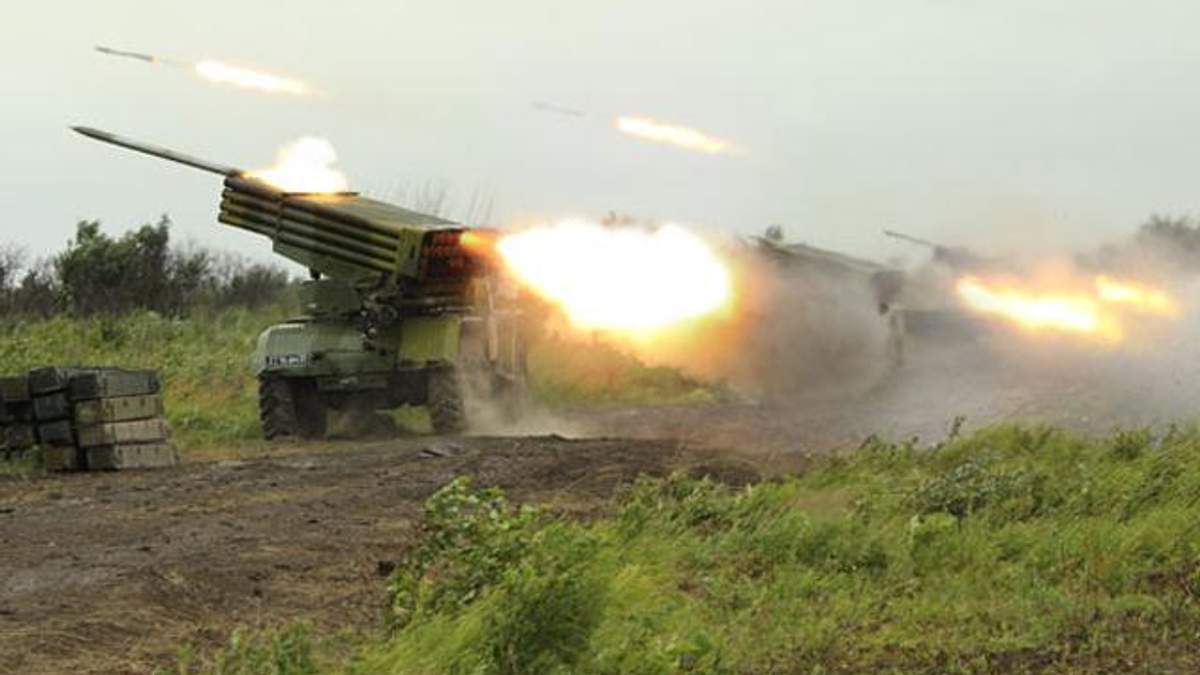 На Луганщині терористи обстрілюють Новотошківське: є загиблі та поранені На Луганщині терористи обстрілюють Новотошківське: є загиблі та поранені