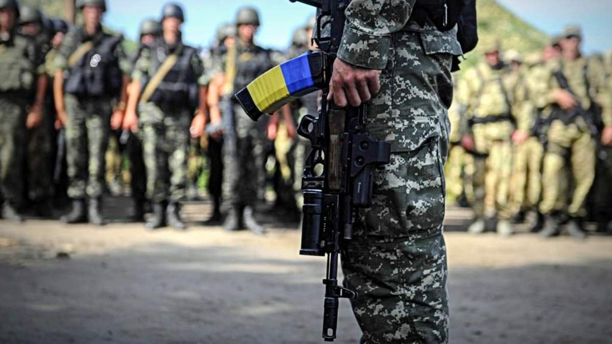 Сьогодні загинув один український військовий, ще 9 поранені, — штаб АТО Сьогодні загинув один український військовий, ще 9 поранені, — штаб АТО