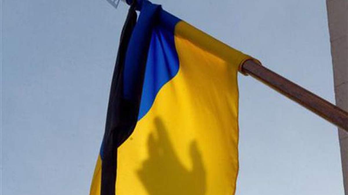 Мирний мешканець загинув внаслідок обстрілу в Луганській області Мирний мешканець загинув внаслідок обстрілу в Луганській області