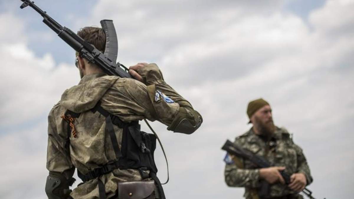 В Донецке боевики захватили "Ощадбанк" с деньгами и оружием