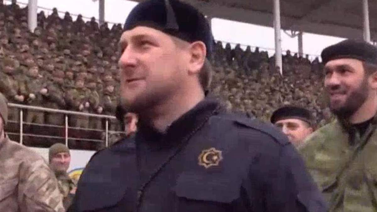 Кадиров зібрав на стадіоні 20 тисяч бійців і присягнув на вірність Путіну