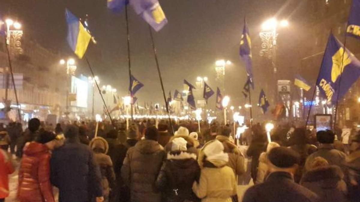 В Киеве пятитысячное факельное шествие ко дню рождения Бандеры