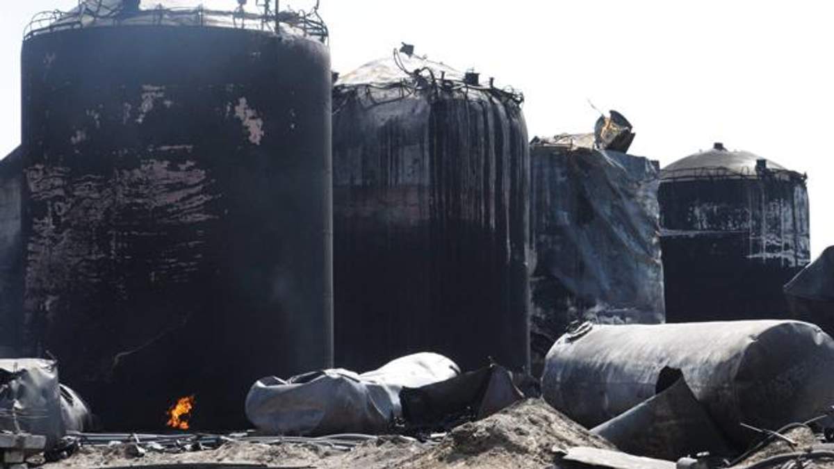 Яценюк зізнався, скільки мільйонів пішло на гасіння пожежі під Києвом