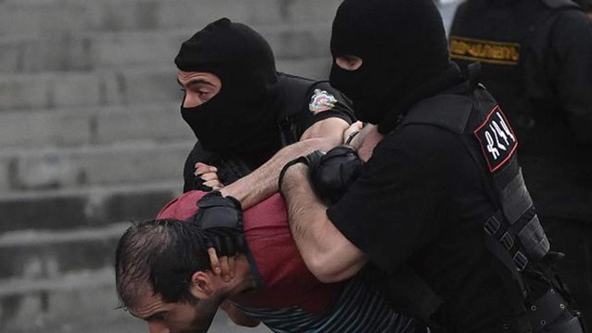 Армянская полиция отпустила более двух сотен демонстрантов