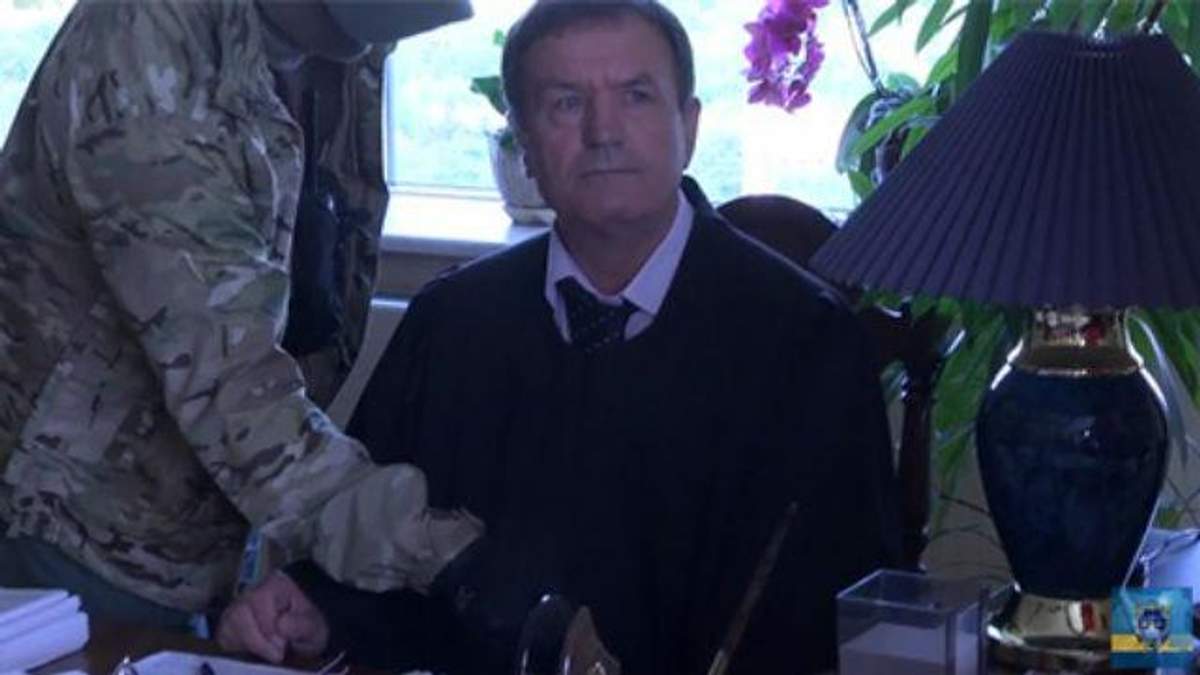 Опублікували скандальні смс, що отримував голова Апеляційного суду