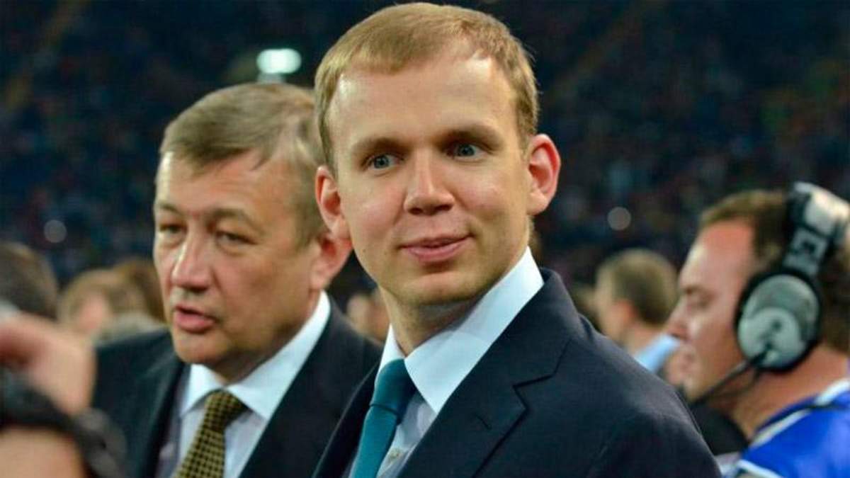 В правительство взяли экс-менеджера Курченко