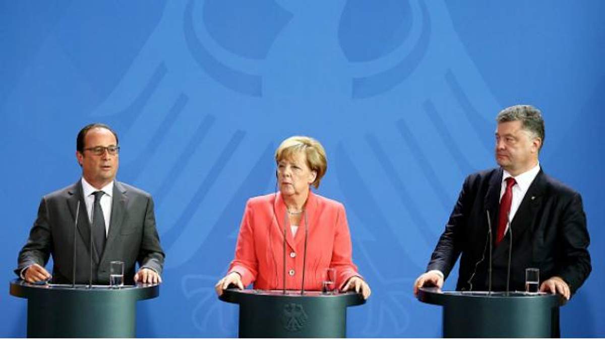 Порошенко, Меркель и Олланд посоветовались перед встречей с Путиным