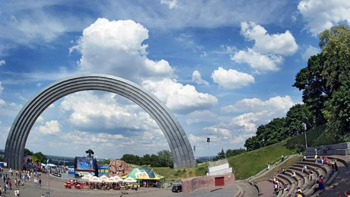 У Києві планують знести один з найбільших пам'ятників