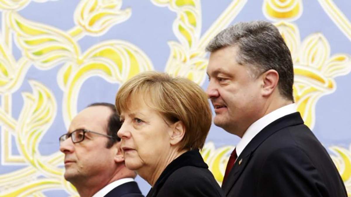 Порошенко поговорив з Олландом і Меркель: головні тези Порошенко поговорив з Олландом і Меркель: головні тези