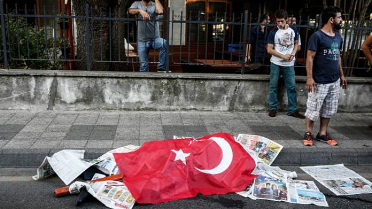 ТОП-новости: попытка военного переворота в Турции и окровавленная Ницца