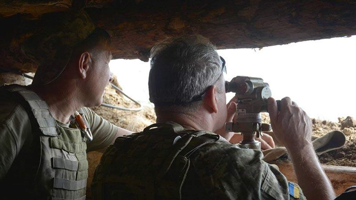 Терористи нахабніють, але зазнають значних втрат, – Муженко Терористи нахабніють, але зазнають значних втрат, – Муженко