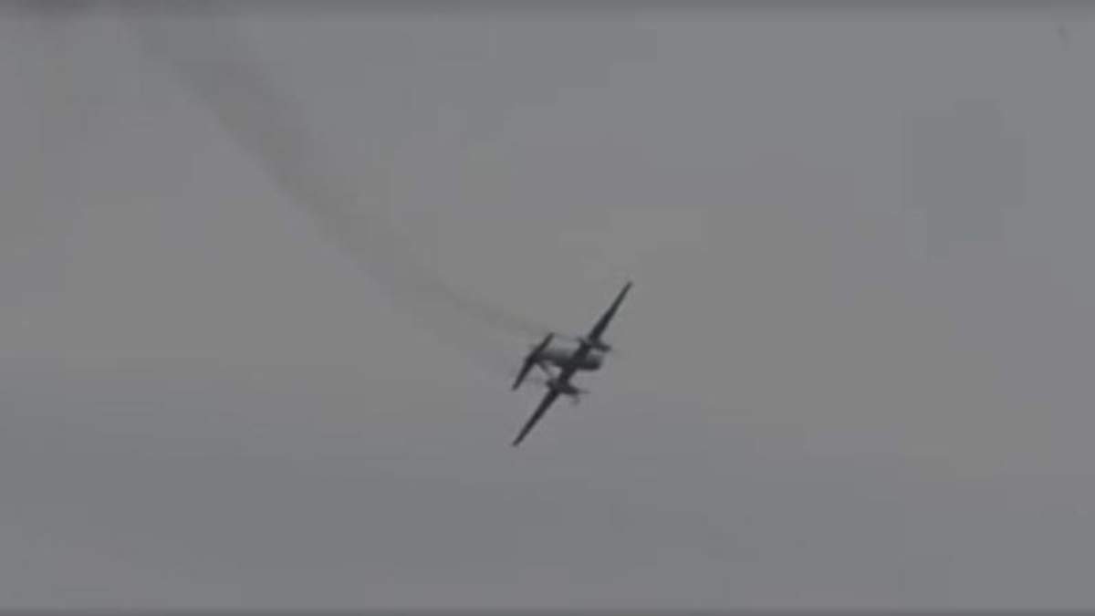 Вищий пілотаж: український Ан-32 вразив видовищними трюками Вищий пілотаж: український Ан-32 вразив видовищними трюками
