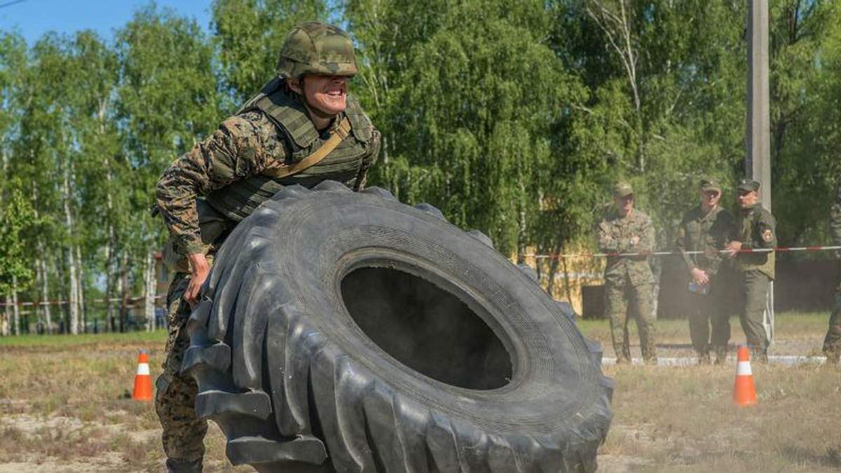 Кросфіт по-армійськи: нацгвардійці влаштували масштабні змагання на Київщині