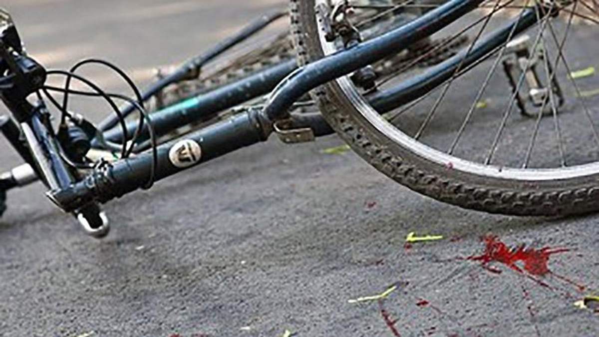 Полицейские сбили несовершеннолетнего велосипедиста на Киевщине