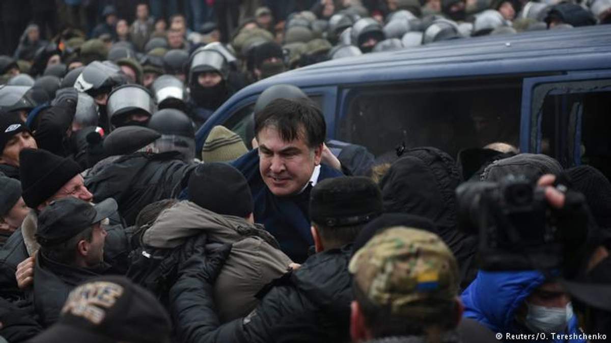 Саакашвілі затримали в Києві: з'явилися відео