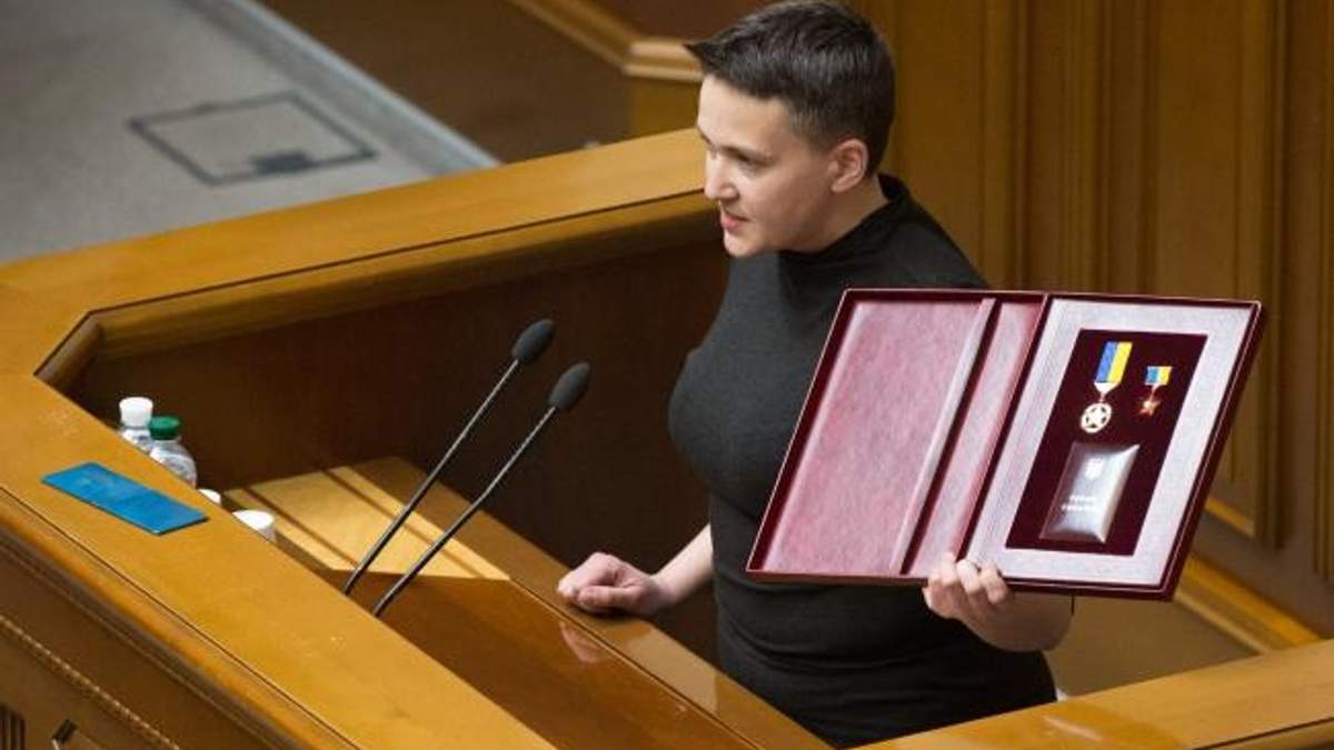 "Щас вср*тесь": Савченко у Раді заявила, що не віддасть зірку Героя України