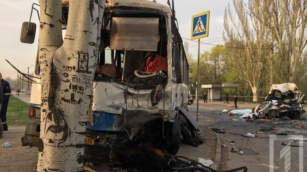 У Кривому Розі жахлива ДТП: щонайменше 7 людей загинуло, 12 постраждало