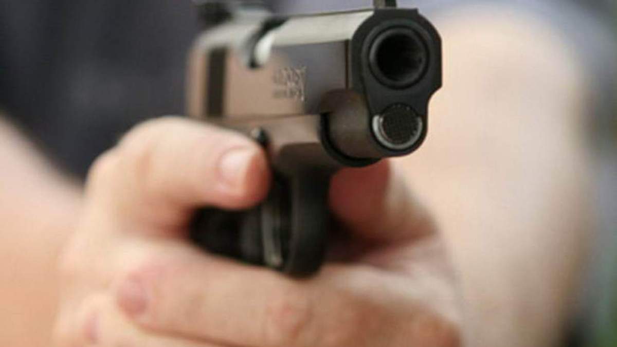 Поранення співробітника СБУ у Києві: стали відомі деталі стрілянини