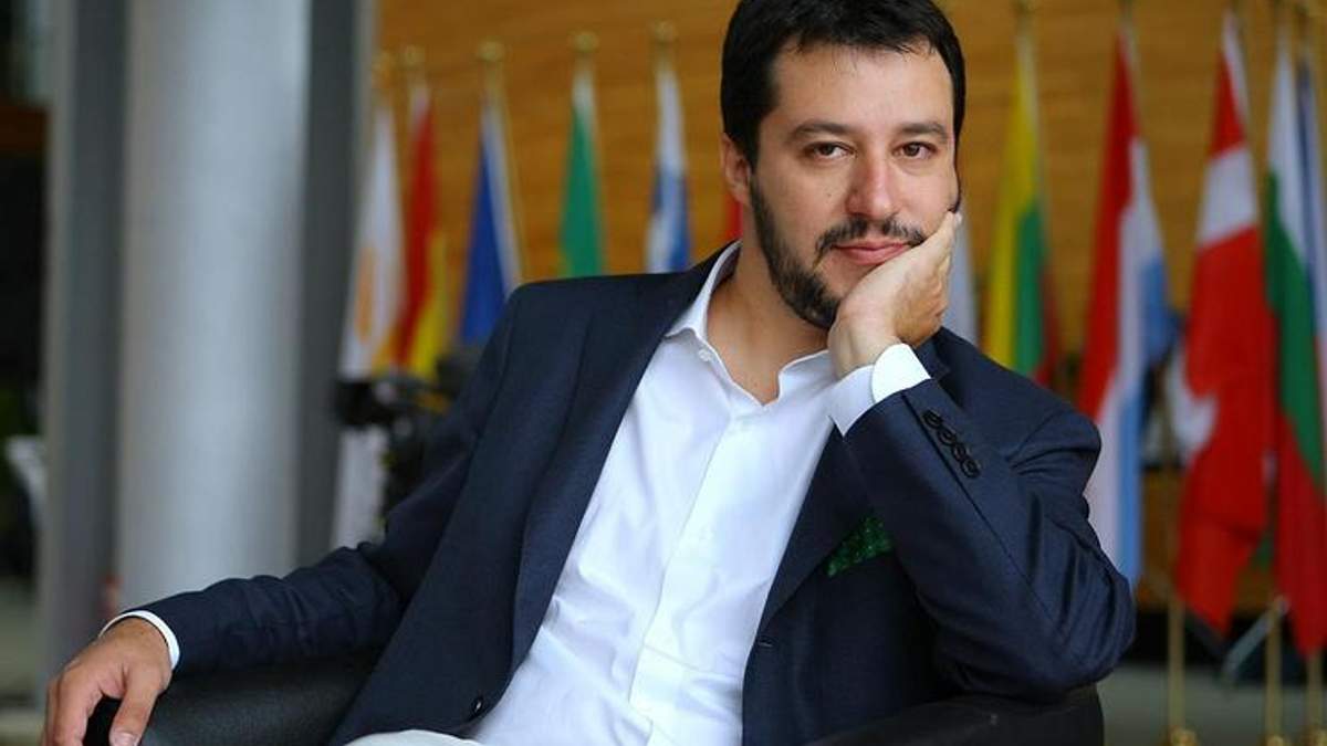 Глава МВС Італії заявив, що анексія Криму Росією була законною