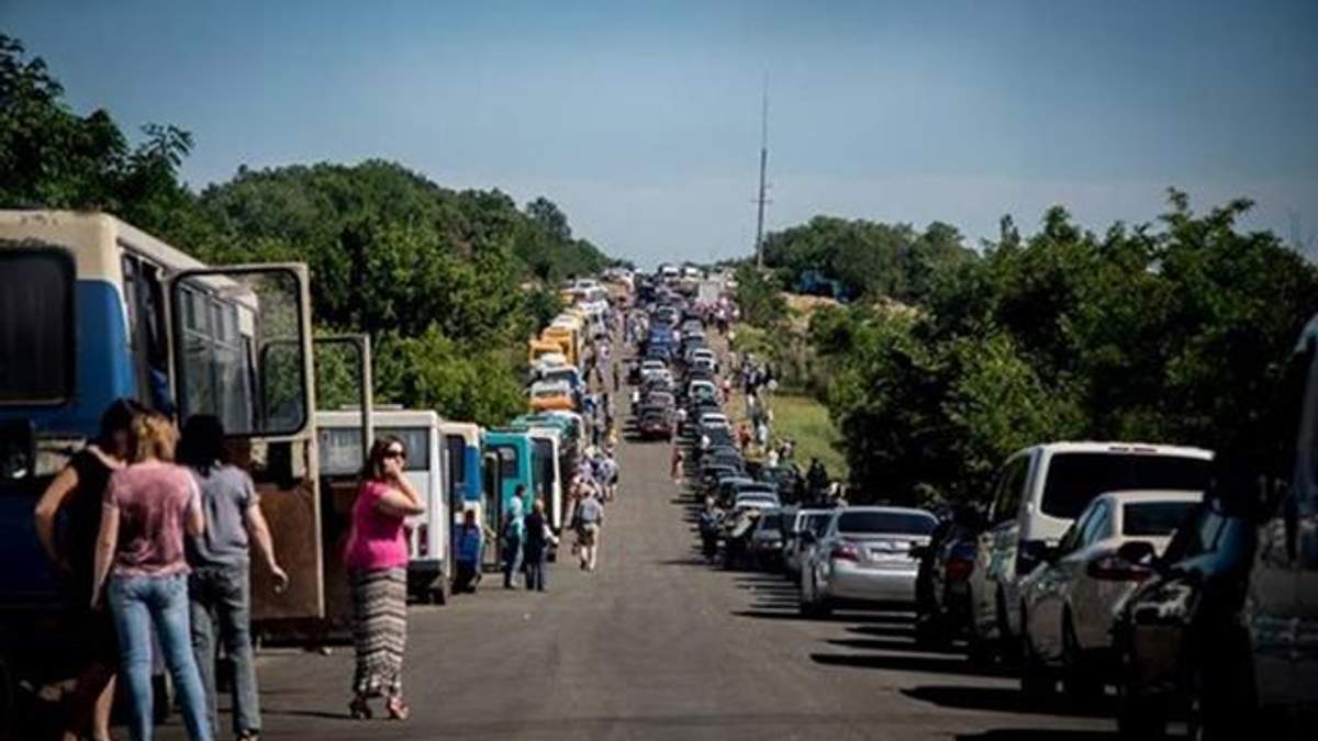 Захарченко заборонив випускати за межі "ДНР" боржників за комуналку