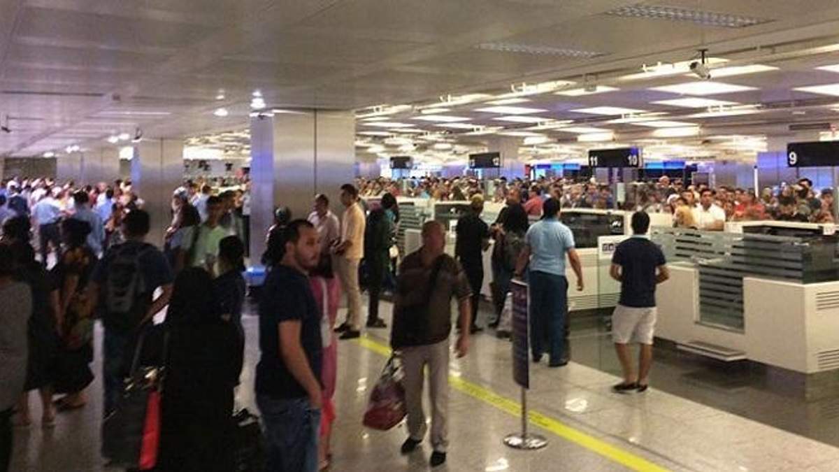 Українські туристи застрягли в аеропорту Відня