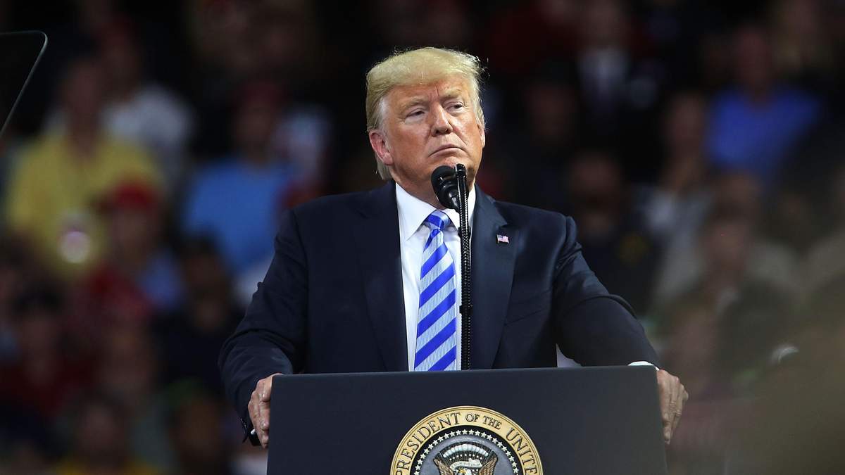Як свідчення екс-членів команди Трампа вплинуть на імідж американського президента