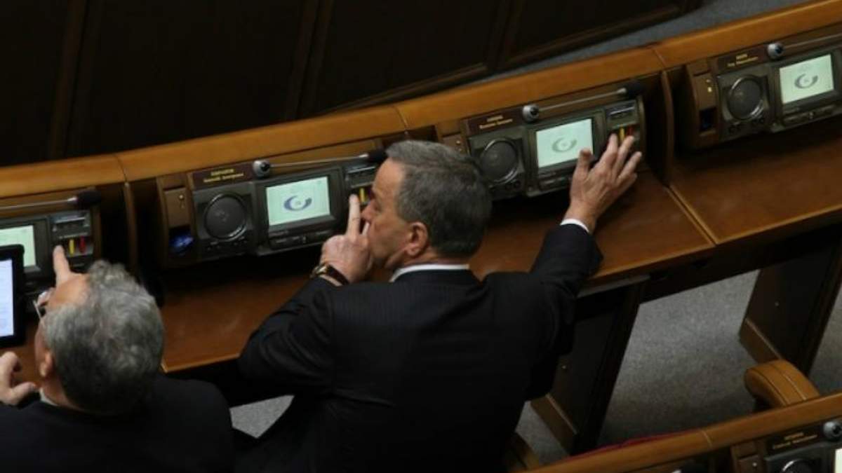 Кнопкодавство в Раді розпочалося ще з "Партії регіонів", – депутат