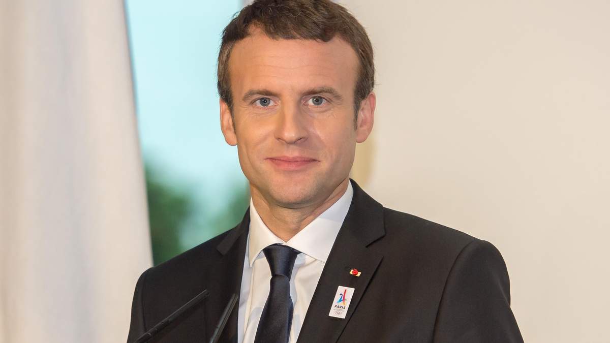 Протести у Франції: Макрон збирається звернутися до свого народу