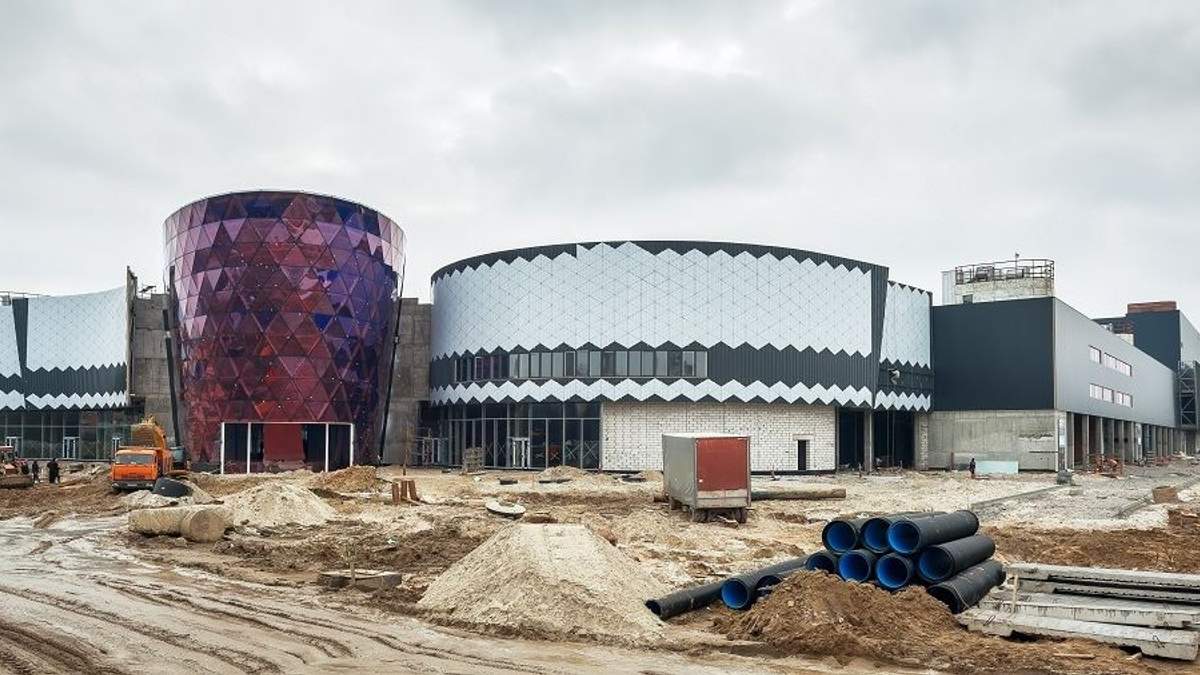 Нацбанк знову переніс продаж недобудованого ТРЦ "Республіка" у Києві