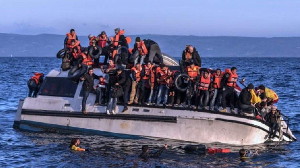 Уряд Італії заборонив понад 300 врятованим біженцям в'їзд до країни