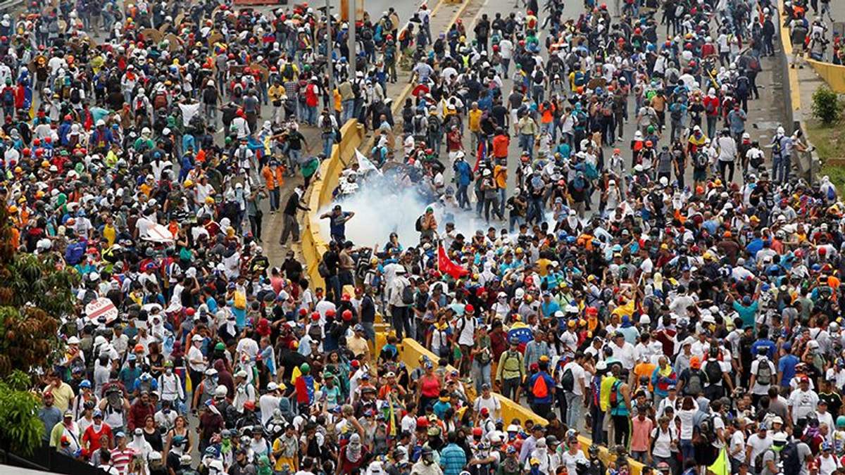 У Венесуелі під час протестів затримали сотні людей