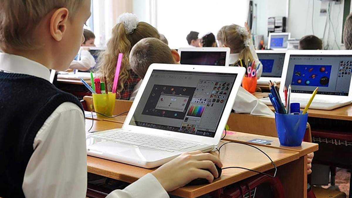Миллиард гривен правительство выделило на интернет и компьютеры для украинских школ