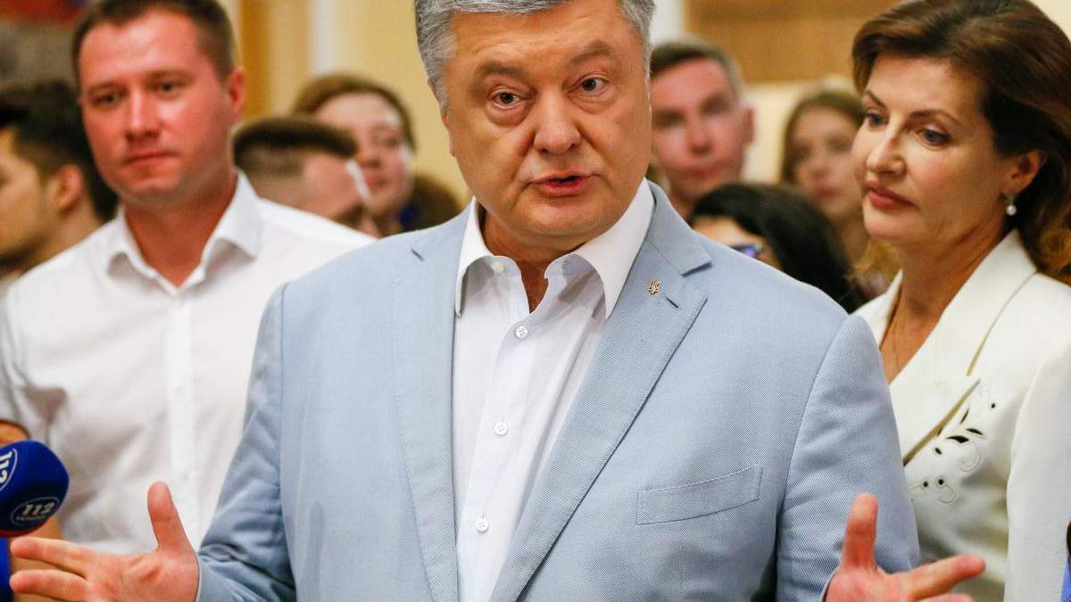 Допит Порошенка у ДБР: п'ятий президент прийшов на день раніше