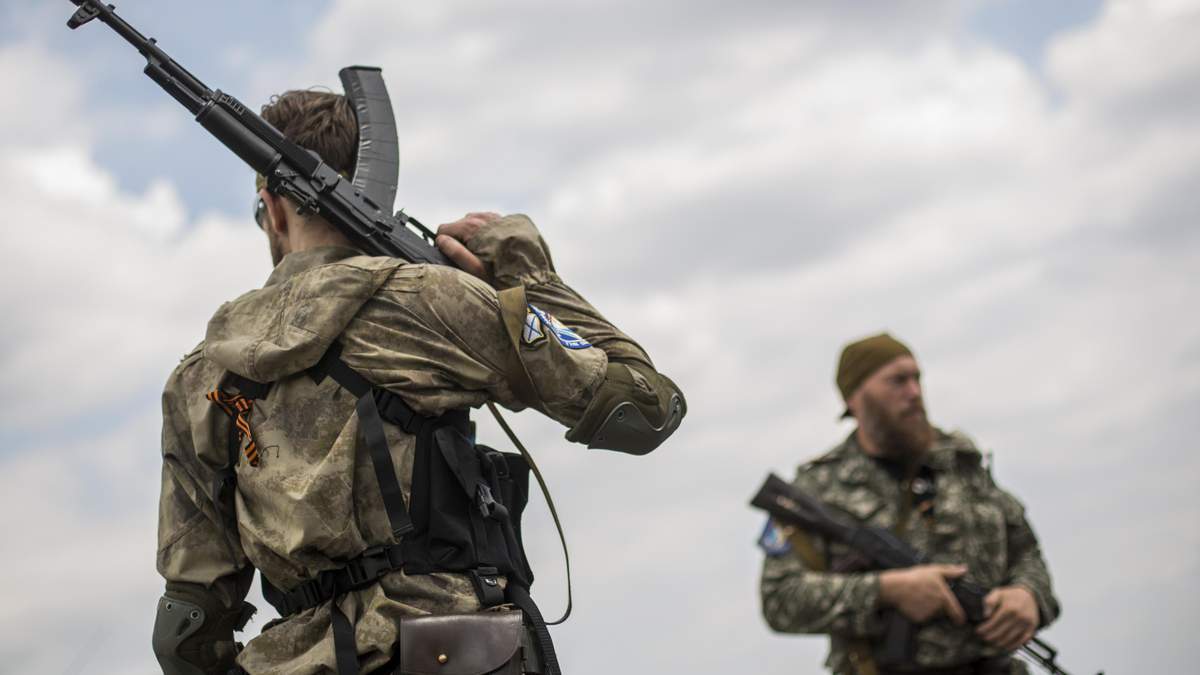 На Донбассе боевики не прекращают бить по украинским позициям