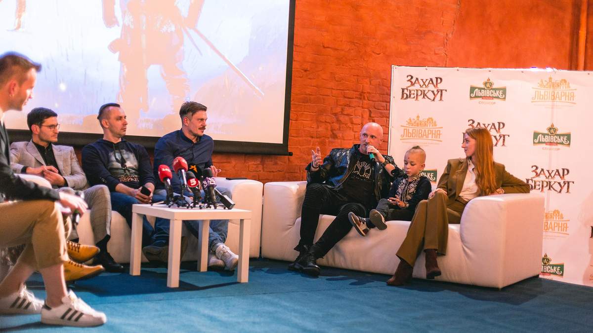 Костюмы, памятная монета и сотрудничество брендов: премьера "Захара Беркута" во Львове